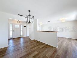 1001 Chinaberry Road Clearwater, FL 33764 - Photo 5 of 33