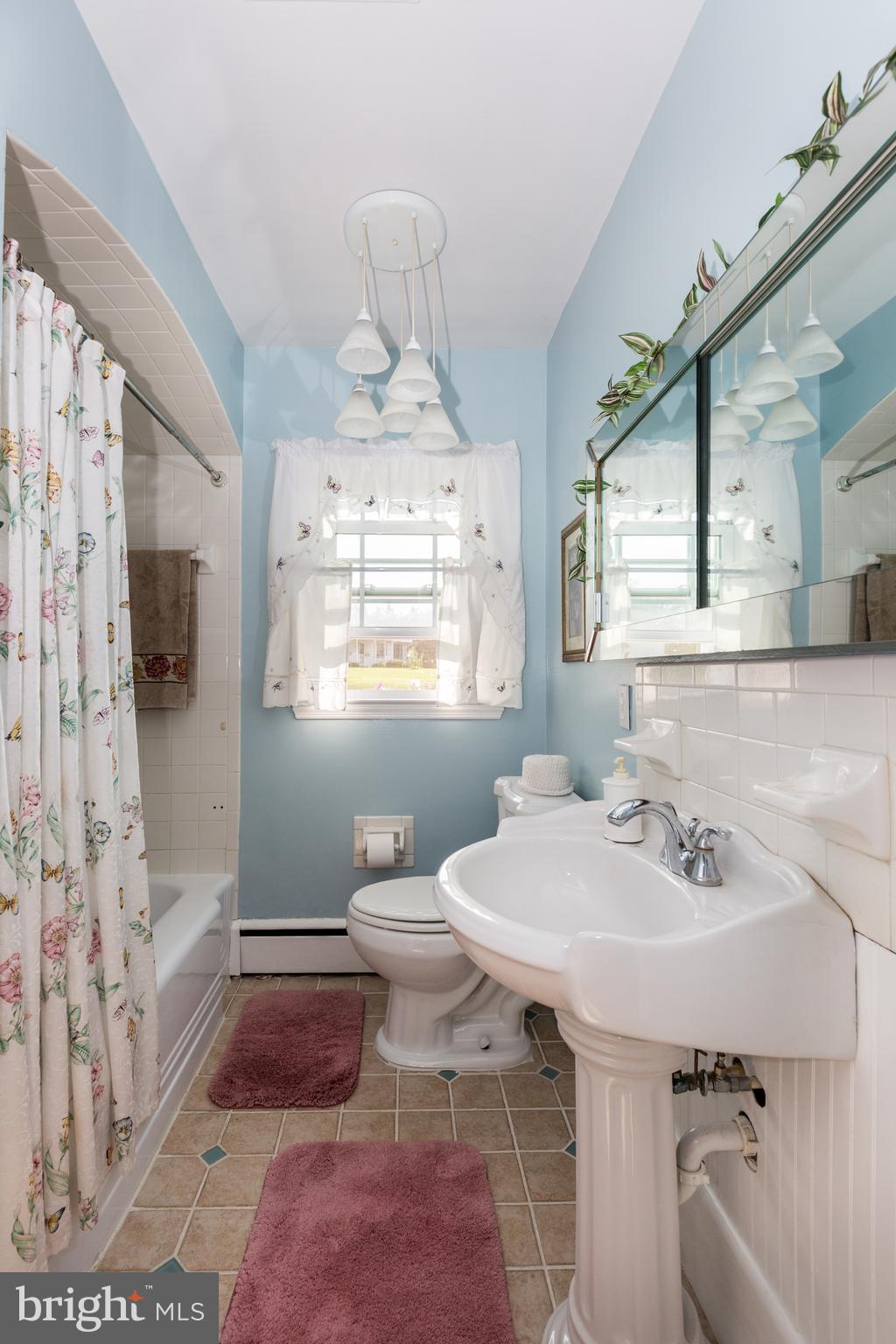 534 Stone Road Westminster, MD 21158 - Photo 14 of 30 Main level full bath