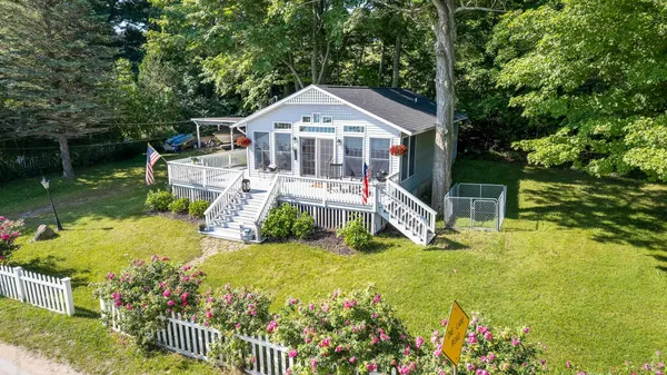 $1,299,000 | 6123 Crystal Avenue, Beulah, MI 49617