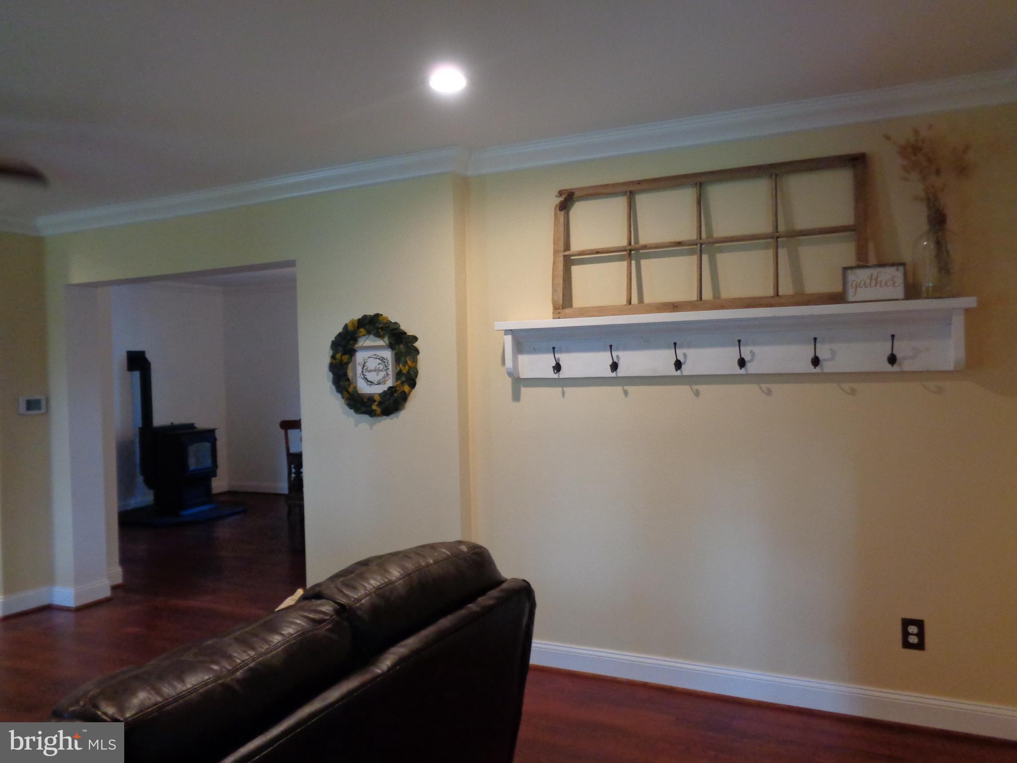2435 Coon Club Road Westminster, MD 21157 - Photo 9 of 30 Living Room