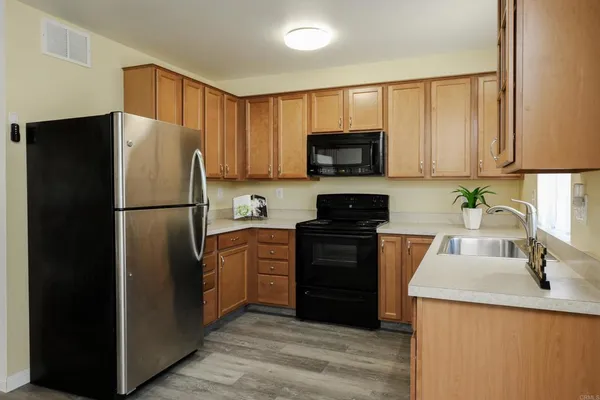 $549,500 | 10661 King Phillip Court, Santee, CA 92071