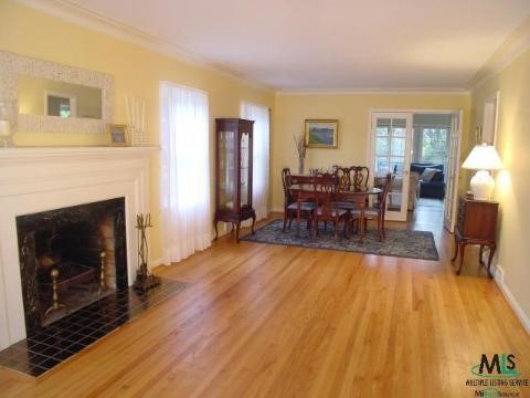 77 Hawthorne Road Grosse Pointe, MI 48236 - Photo 2 of 8 832666-1.JPG