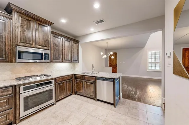 $2,500 | 4646 Rhett Lane, Unit D, Carrollton, TX 75010