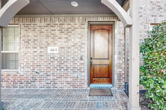 $2,500 | 4646 Rhett Lane, Unit D, Carrollton, TX 75010