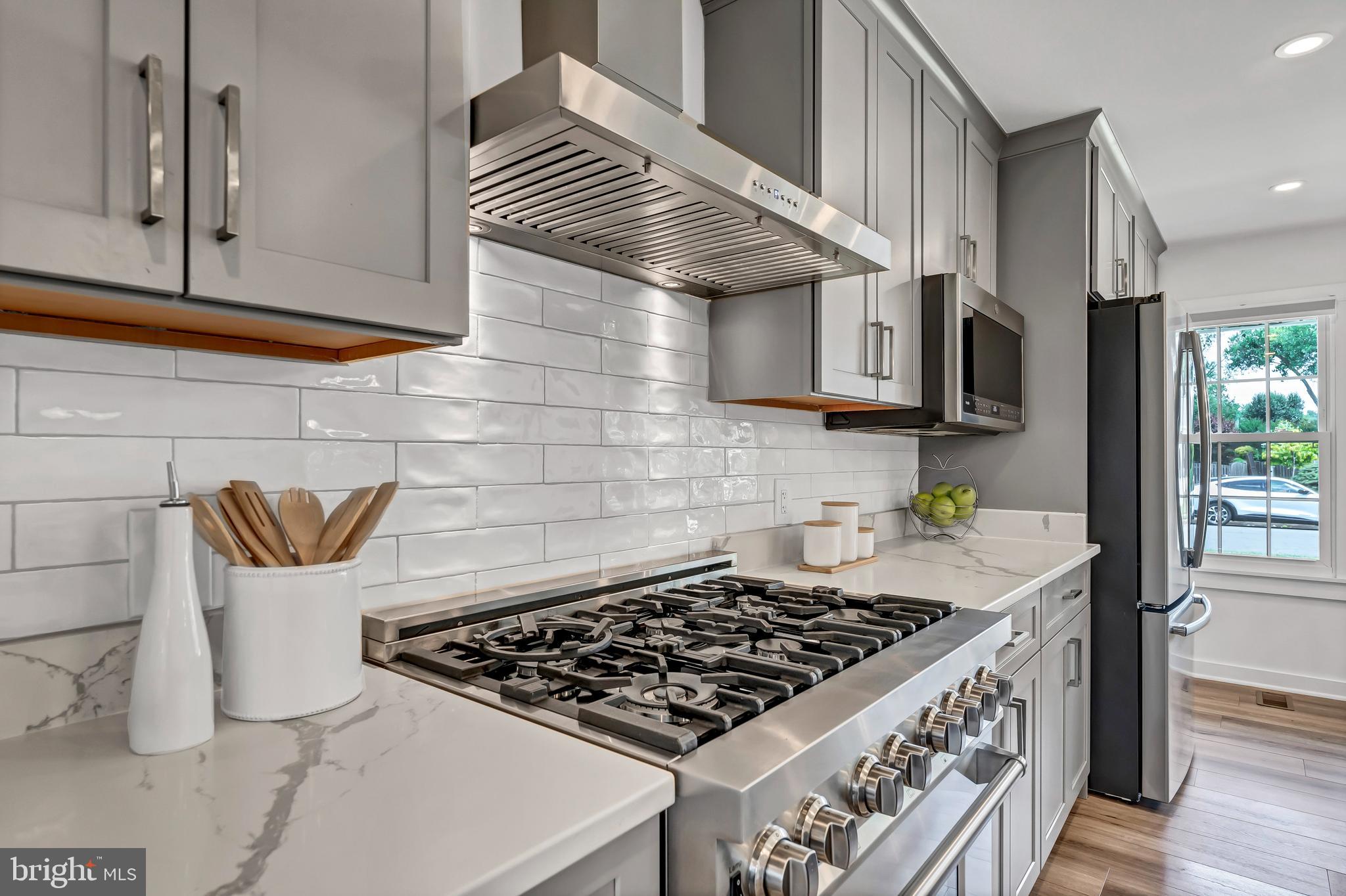 2416 Rocky Branch Road Vienna, VA 22181 - Photo 29 of 69 Cook on your high-end 6 burner range