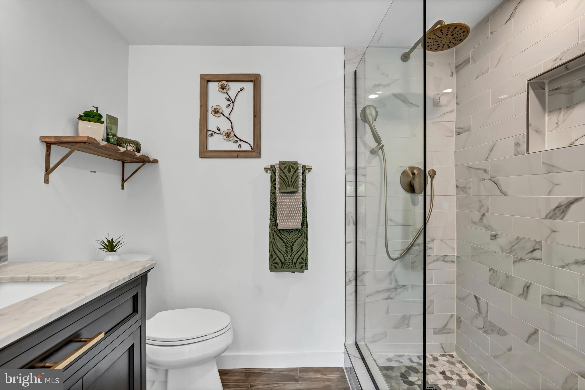 2416 Rocky Branch Road Vienna, VA 22181 - Photo 41 of 69 Full Bath off Family Room