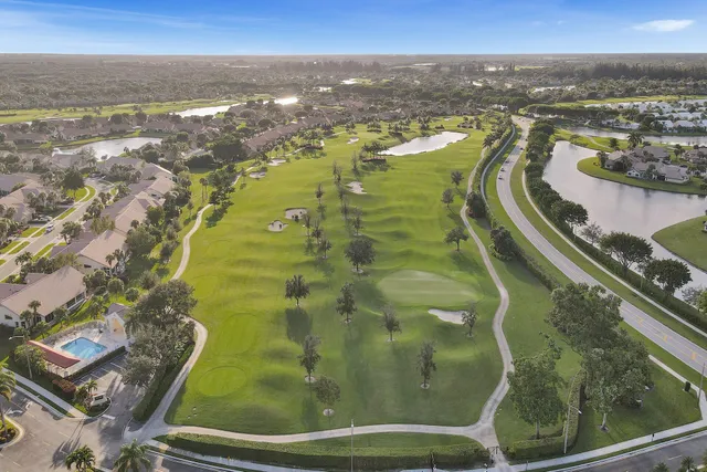 $249,000 | 7207 Le Chalet Boulevard, Boynton Beach, FL 33472