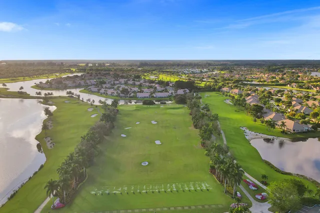 $249,000 | 7207 Le Chalet Boulevard, Boynton Beach, FL 33472