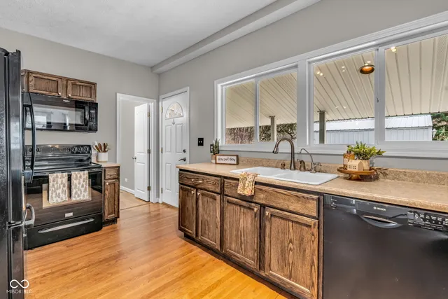 $299,900 | 8013 South County Road 350 West, Stilesville, IN 46180