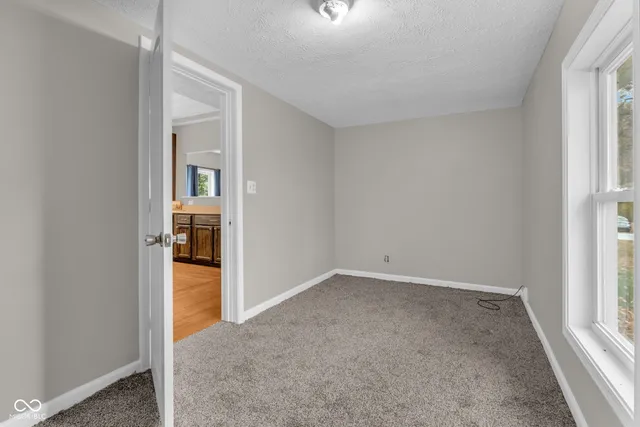 $299,900 | 8013 South County Road 350 West, Stilesville, IN 46180