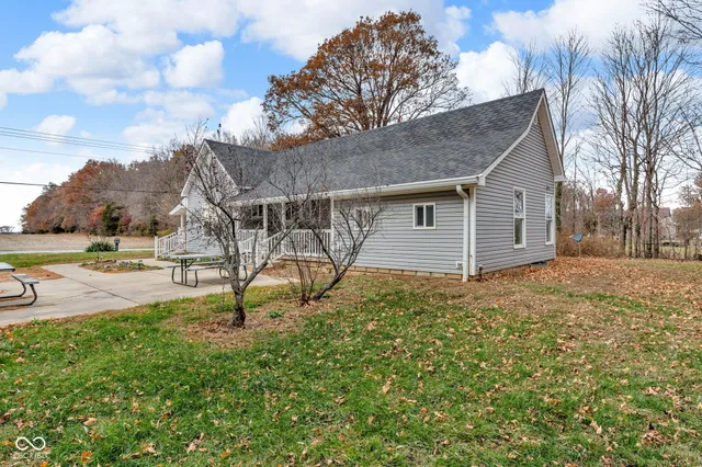 $299,900 | 8013 South County Road 350 West, Stilesville, IN 46180