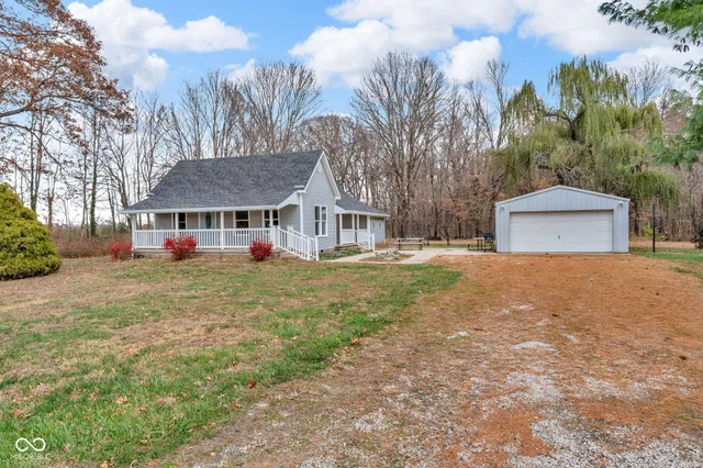 $299,900 | 8013 South County Road 350 West, Stilesville, IN 46180