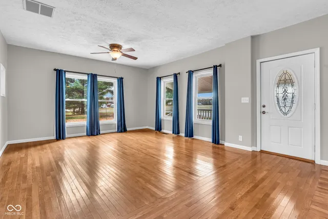 $299,900 | 8013 South County Road 350 West, Stilesville, IN 46180