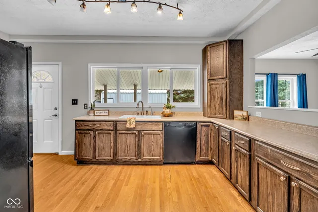 $299,900 | 8013 South County Road 350 West, Stilesville, IN 46180