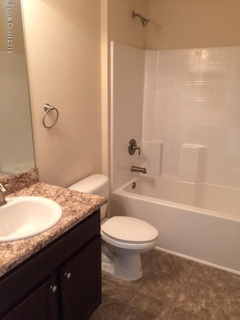 201 Nardo Avenue Southwest Palm Bay, FL 32908 - Photo 13 of 16 Guest Bath