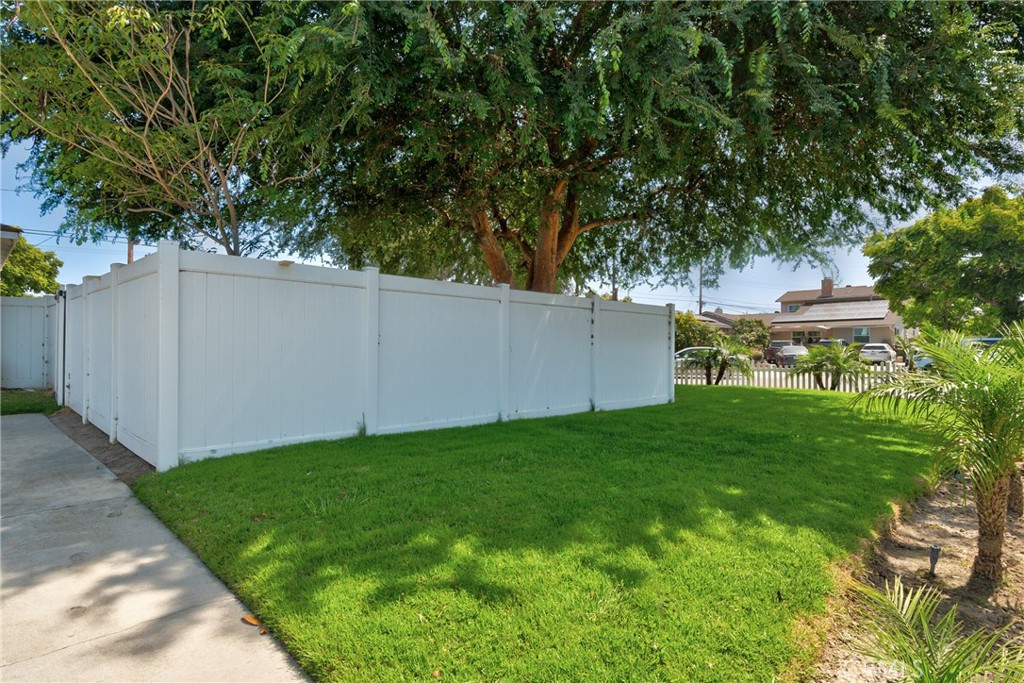 1805 West Random Drive Anaheim, CA 92804 - Photo 2 of 46 a view of a backyard with a garden
