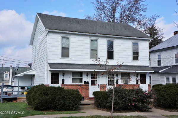 $925 | 28 St Mary Street, Unit 4, Lewisburg, PA 17837
