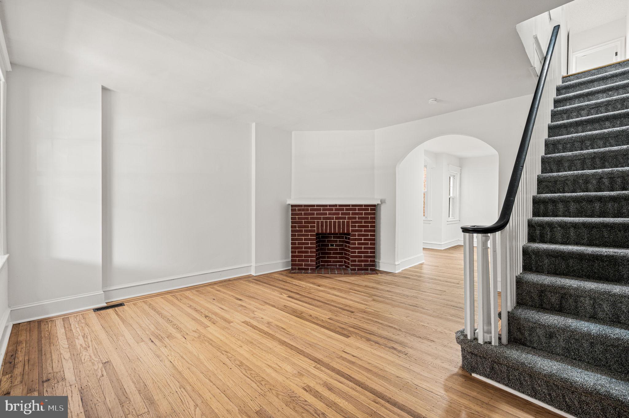 4428 Sherwood Road Philadelphia, PA 19131 - Photo 3 of 19