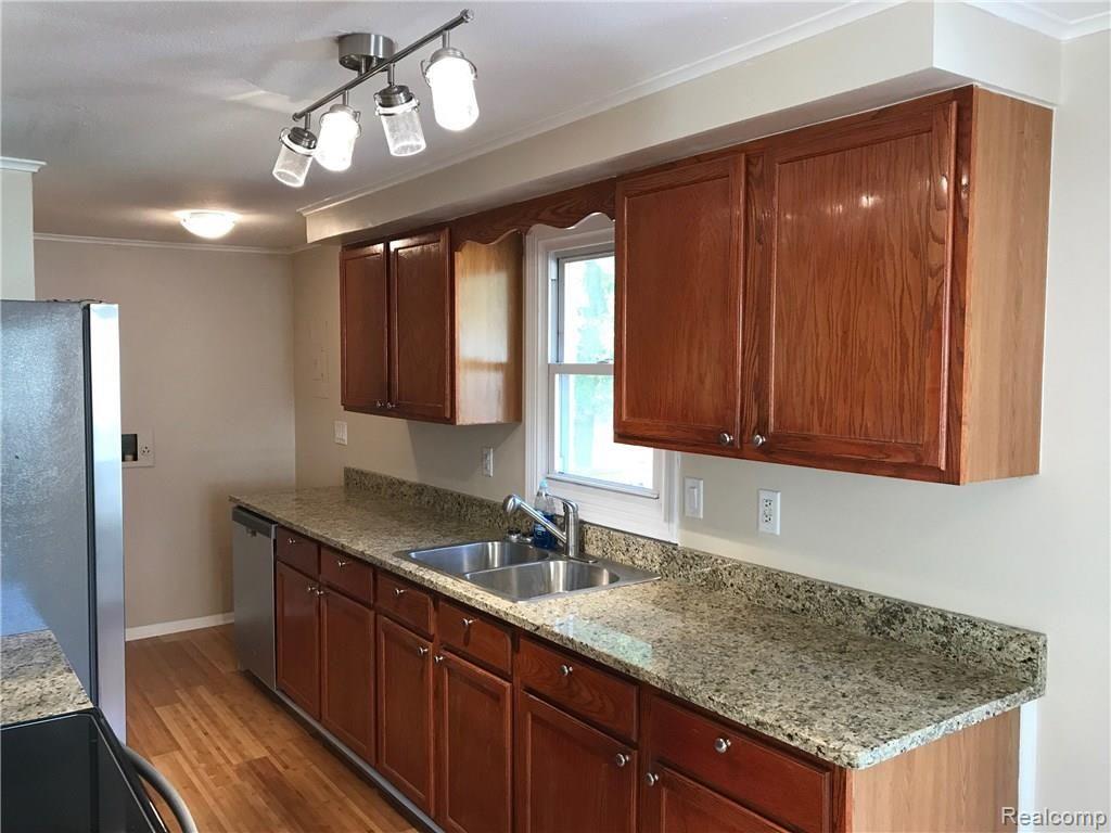 622 Snyder Road Highland, MI 48357 - Photo 4 of 17 47B66F02-729F-4B69-9909-78D8BD59A819.jpeg