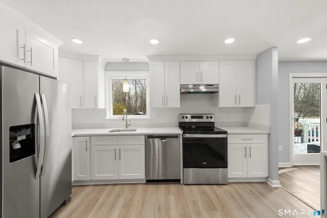 $400,000 | 51 Sperry Lane, Meriden, CT 06451