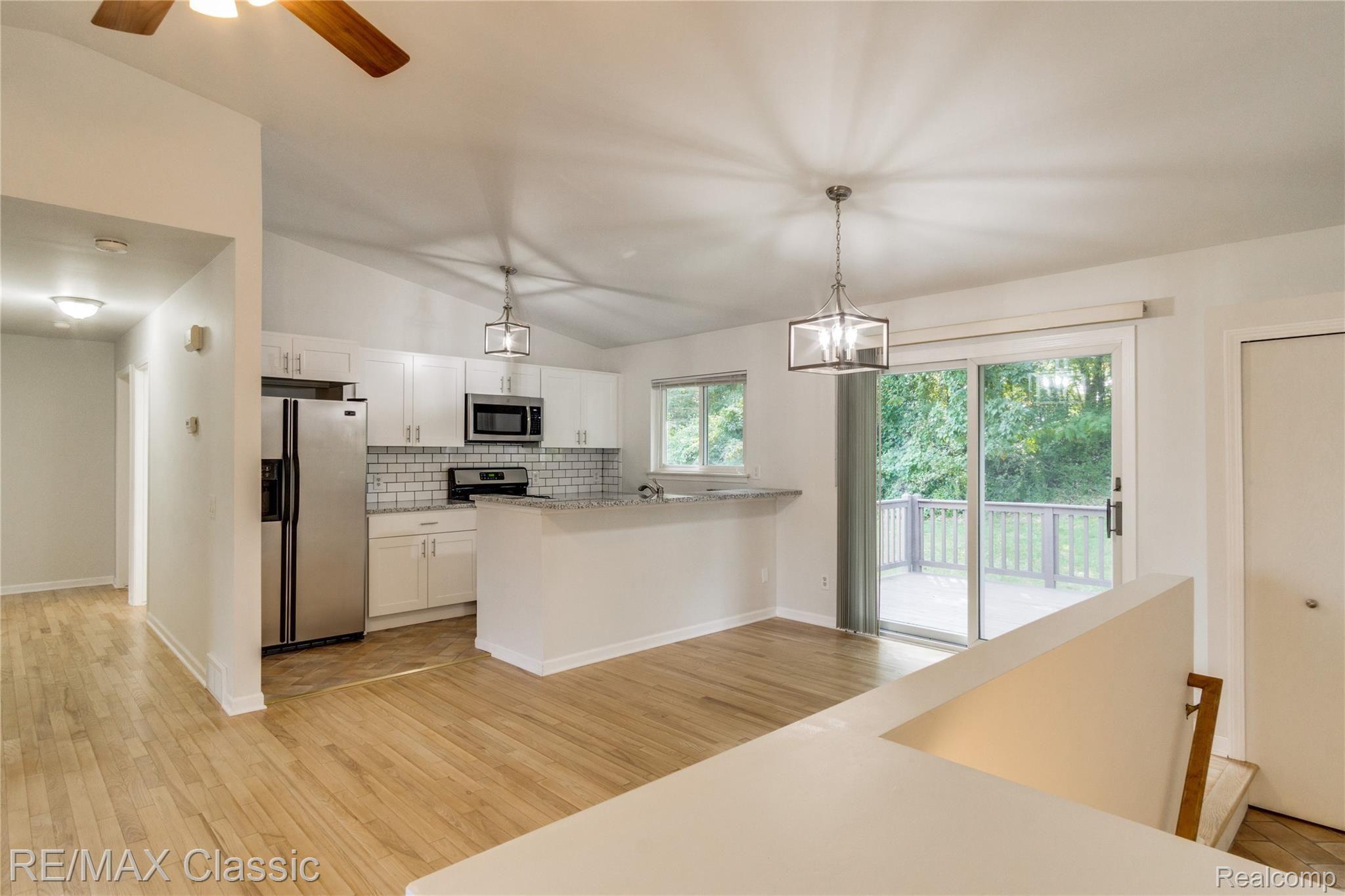 9560 Ridge Top Trail Clarkston, MI 48348 - Photo 14 of 40 Interiors (6 of 33).jpg