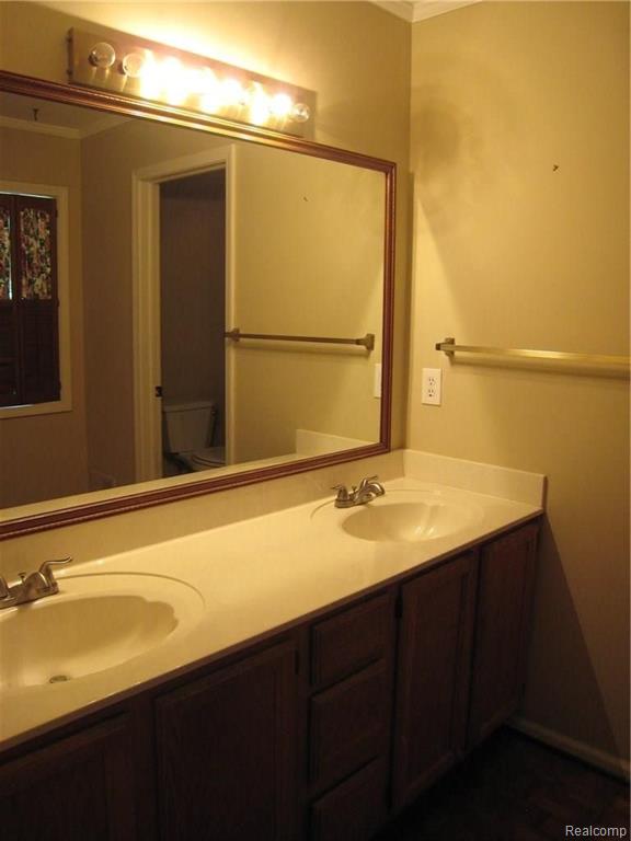 908 Ravine Terrace Rochester, MI 48307 - Photo 14 of 22