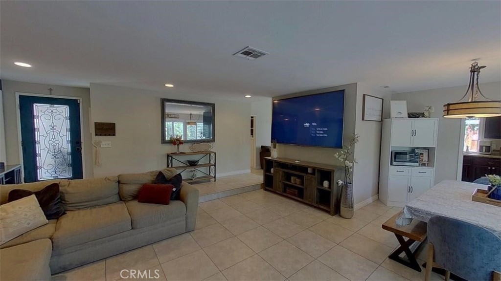 2885 Cascabel Way Riverside, CA 92503 - Photo 2 of 6