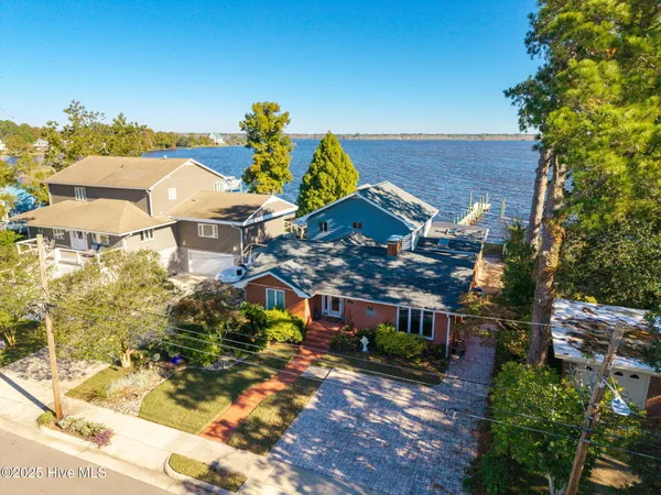 $795,000 | 1804 River Drive, New Bern, NC 28560