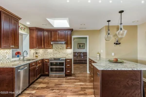 $795,000 | 1804 River Drive, New Bern, NC 28560