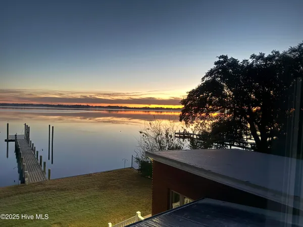 $795,000 | 1804 River Drive, New Bern, NC 28560