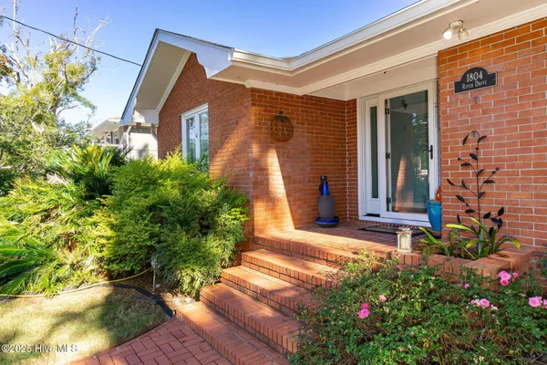 $795,000 | 1804 River Drive, New Bern, NC 28560