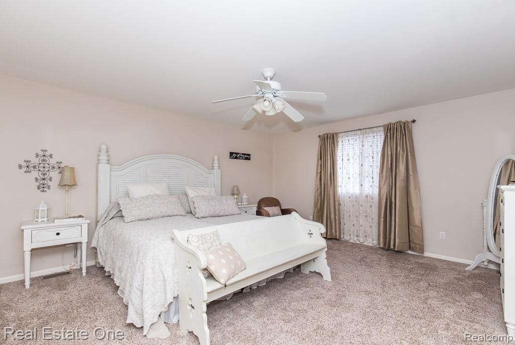 4122 Norwich Court Rochester, MI 48306 - Photo 27 of 53 4122 Norwich MLS-W033.jpg