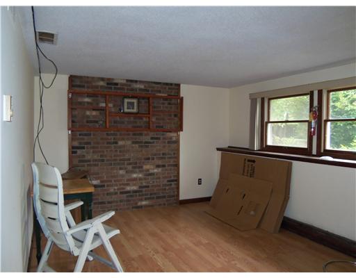 31 Boiling Spring Avenue Westerly, RI 02891 - Photo 8 of 12 Den/Family/Great Room.