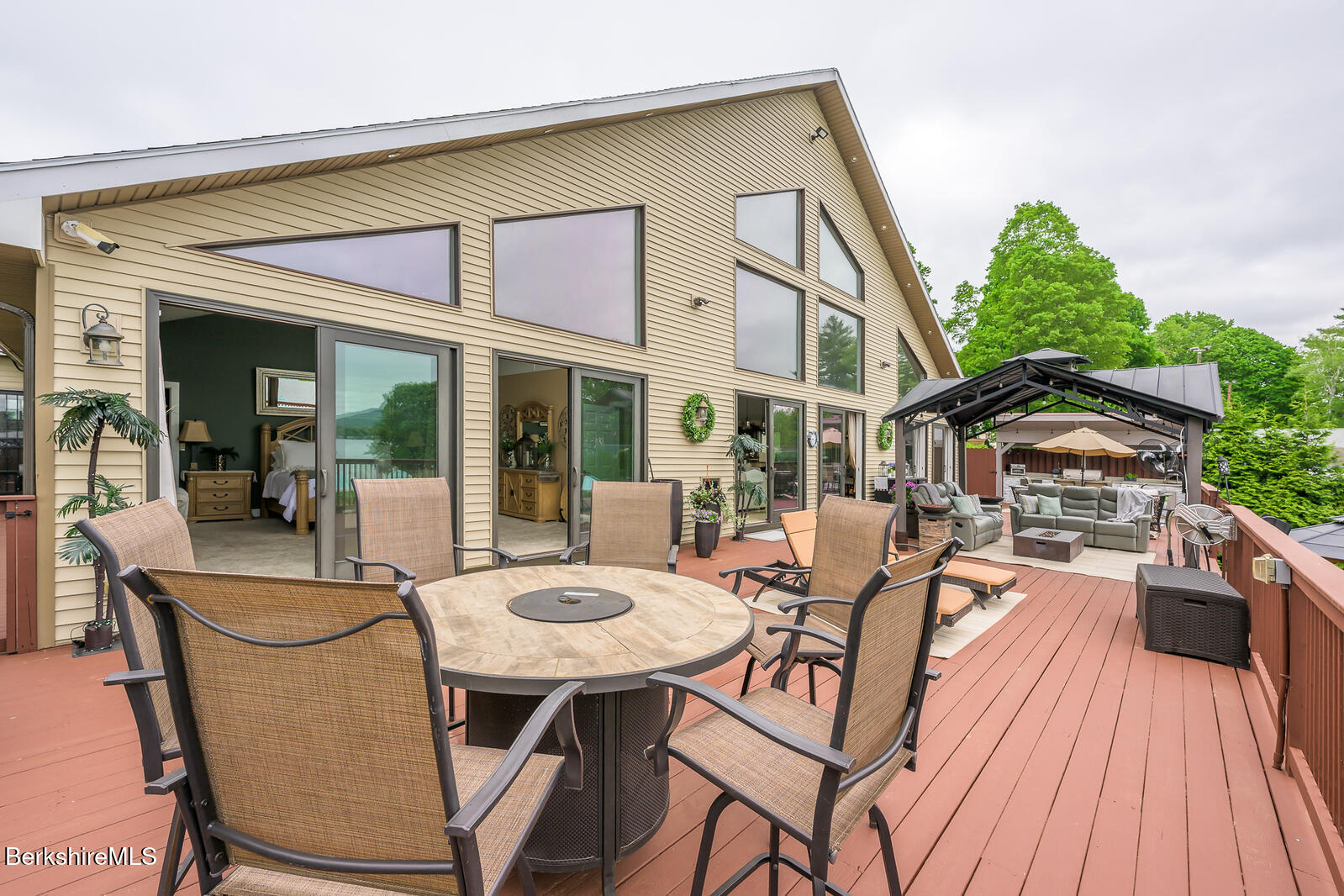 140 Hancock Road Pittsfield, MA 01201 - Photo 12 of 41 Screen - 140 Hancock Rd Pittsfield MA 01