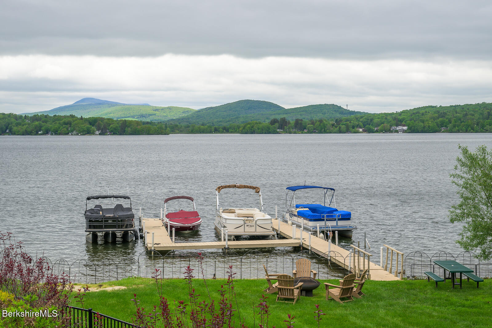 140 Hancock Road Pittsfield, MA 01201 - Photo 2 of 41 Screen - 140 Hancock Rd Pittsfield MA 01