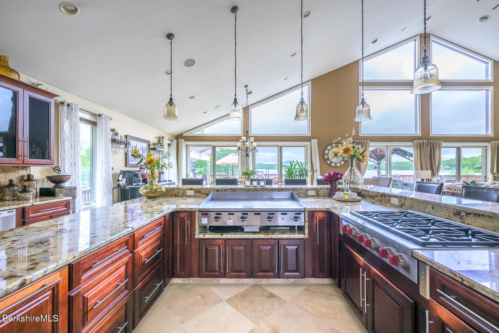 140 Hancock Road Pittsfield, MA 01201 - Photo 8 of 41 Screen - 140 Hancock Rd Pittsfield MA 01