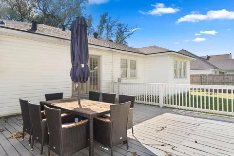 $239,000 | 417 East School Street, Lake Charles, LA 70605