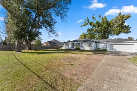 $239,000 | 417 East School Street, Lake Charles, LA 70605