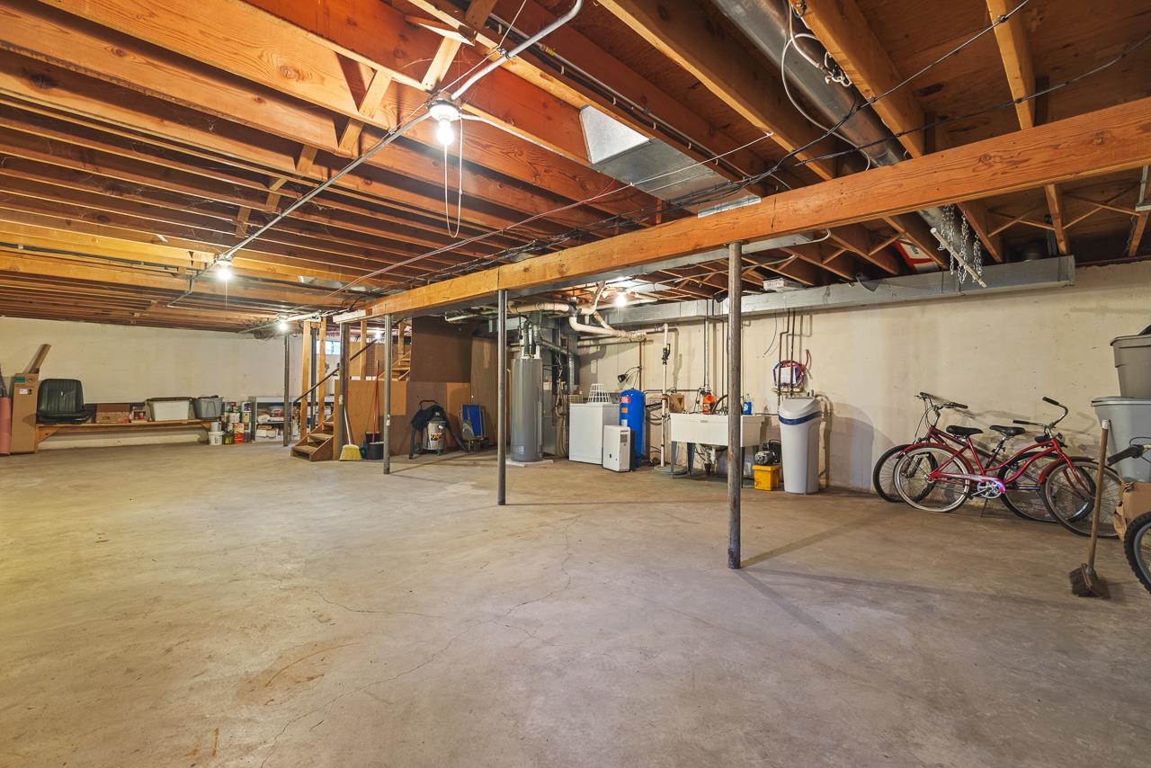 6537 Newburg Road Rockford, IL 61108 - Photo 26 of 29 a view of a bike garage