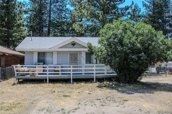 $1,500 | 945 Greenway Drive, Big Bear City, CA 92314