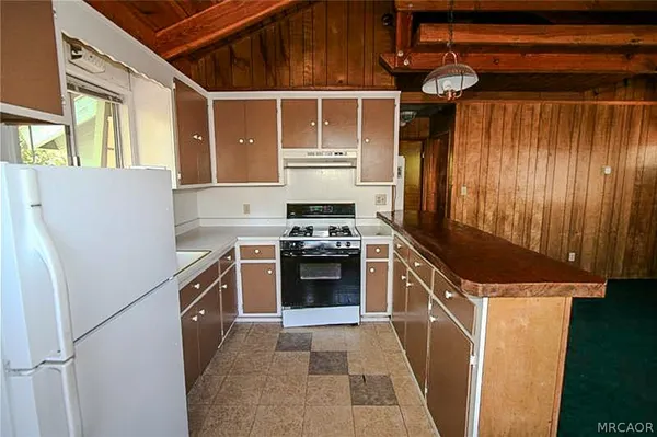 $1,500 | 945 Greenway Drive, Big Bear City, CA 92314
