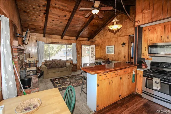 $1,500 | 945 Greenway Drive, Big Bear City, CA 92314