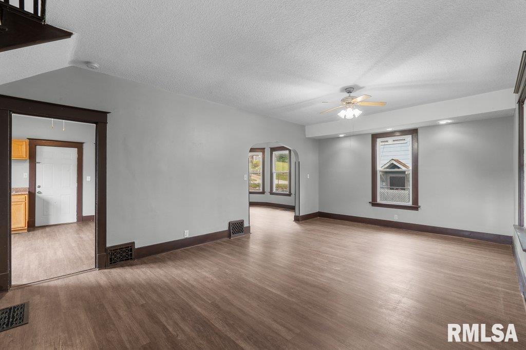 3216 Indian Road Davenport, IA 52802 - Photo 13 of 24 Gallery Image 13