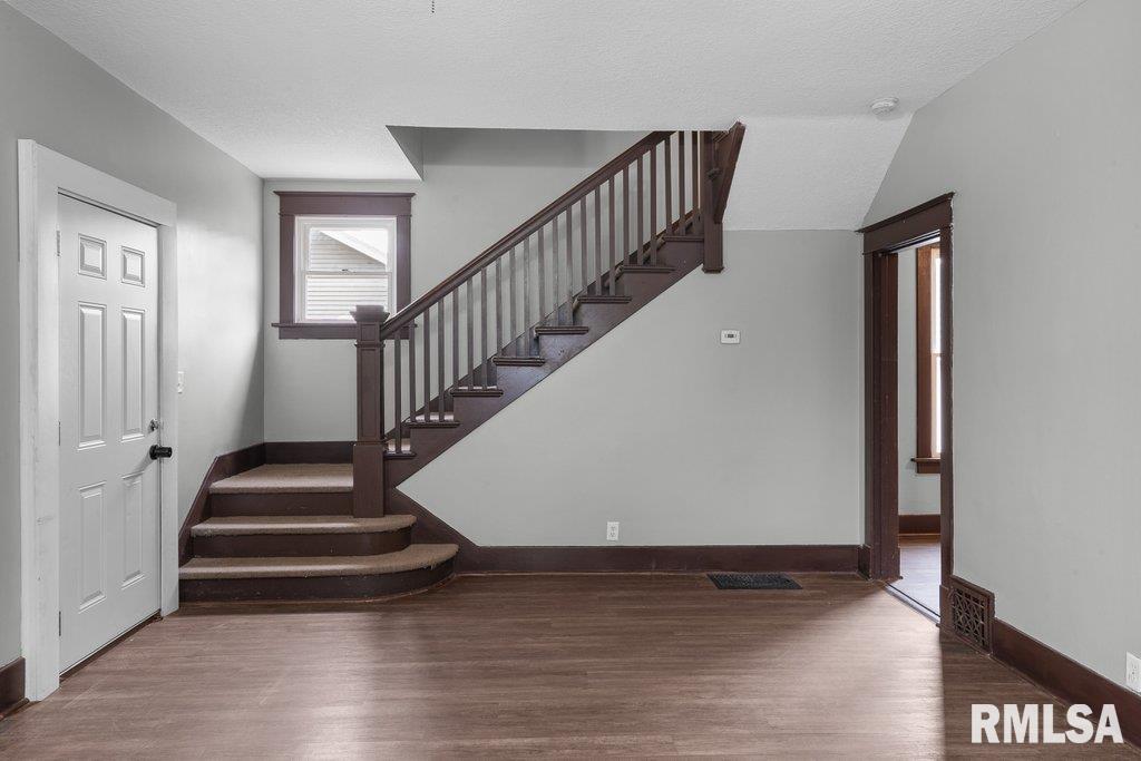 3216 Indian Road Davenport, IA 52802 - Photo 14 of 24 Gallery Image 14