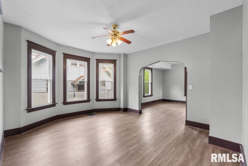3216 Indian Road Davenport, IA 52802 - Photo 8 of 24 Gallery Image 8