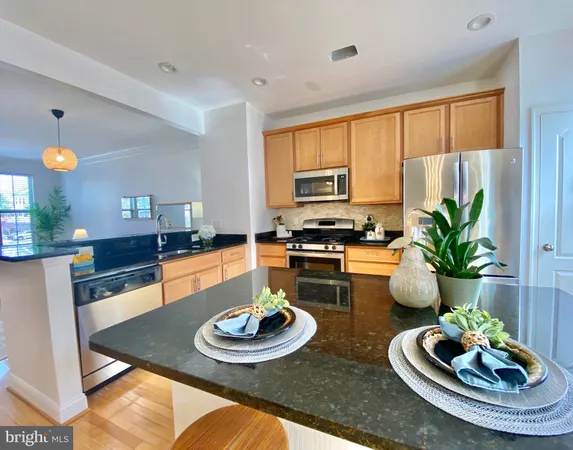 $425,000 | 4505 Potomac Highlands Circle, Triangle, VA 22172