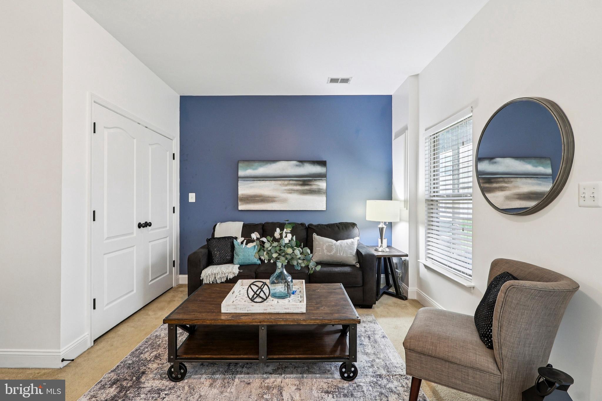 4505 Potomac Highlands Circle Triangle, VA 22172 - Photo 29 of 65 Living Room