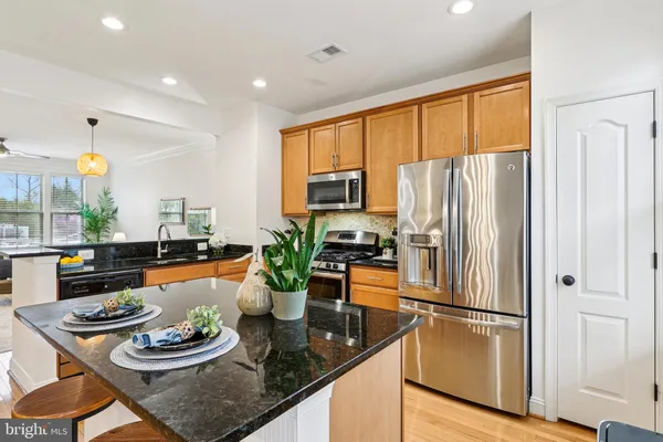 $425,000 | 4505 Potomac Highlands Circle, Triangle, VA 22172