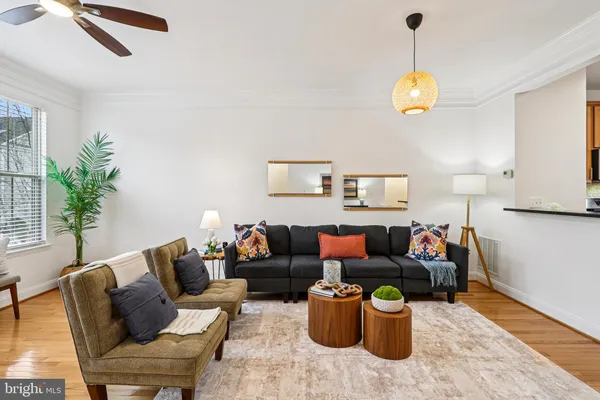 $425,000 | 4505 Potomac Highlands Circle, Triangle, VA 22172