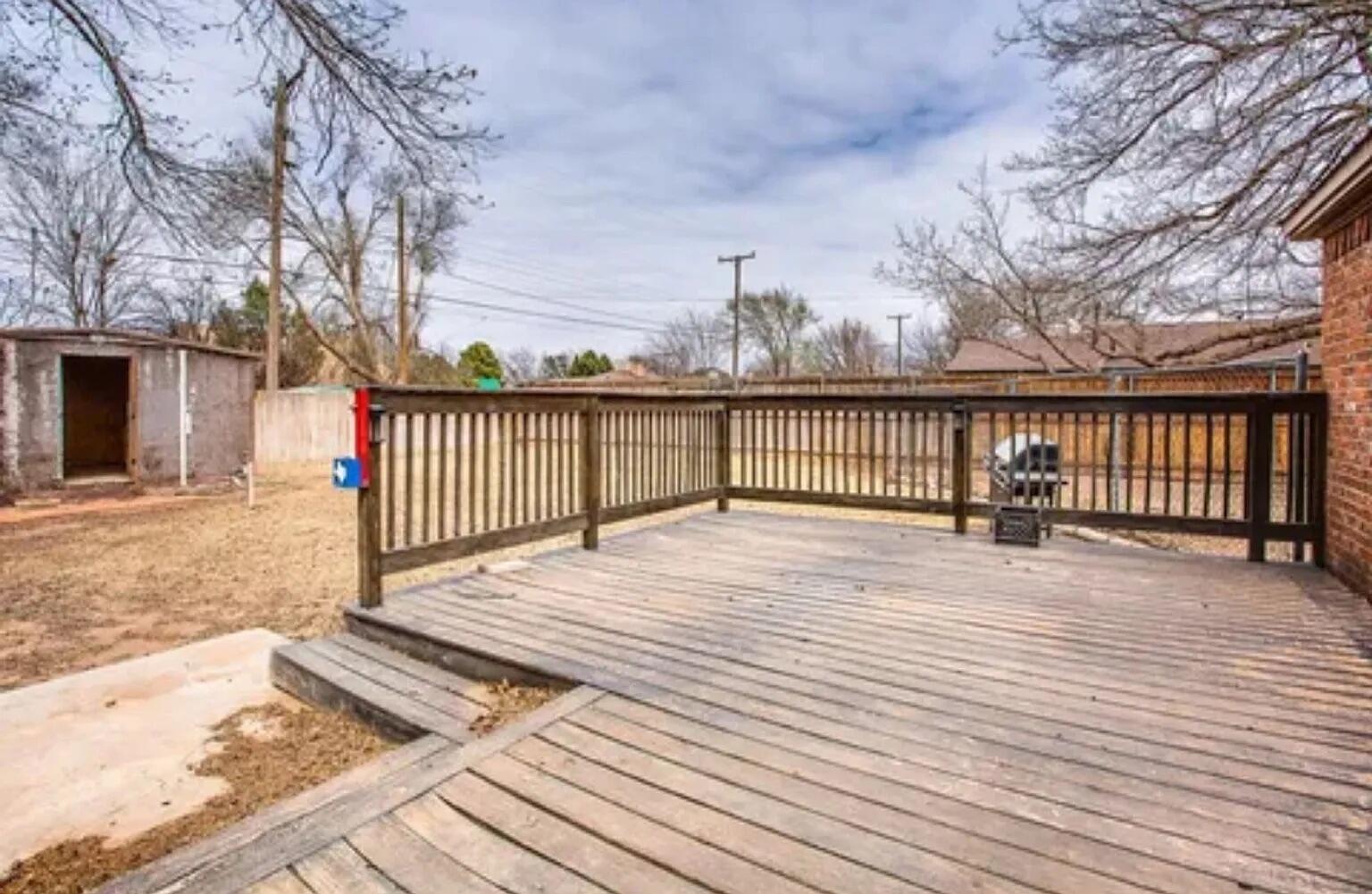 4906 60th Street Lubbock, TX 79414 - Photo 4 of 7 a view of a roof deck
